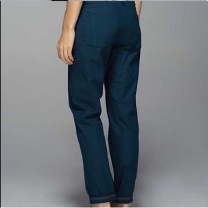 Lululemon day trip boyfriend pants